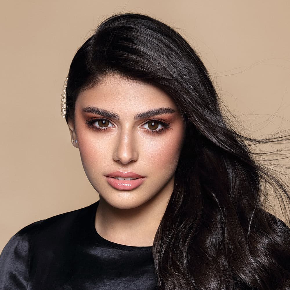 K Beauty Makeup With Colored Contacts: Soft Eyes, Clear Skin, Natural Color