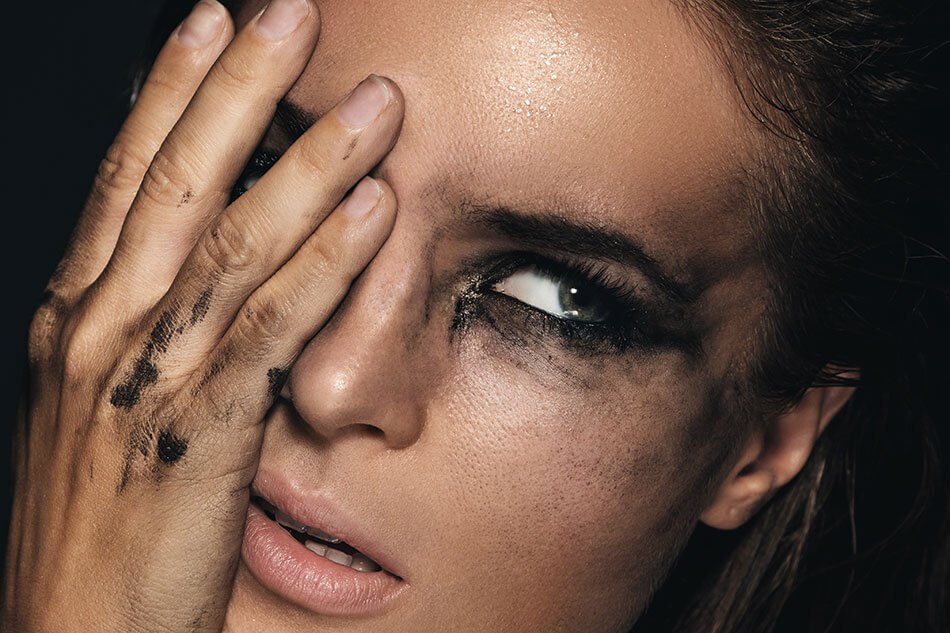 10 Things You Should Not Do When Wearing Contacts