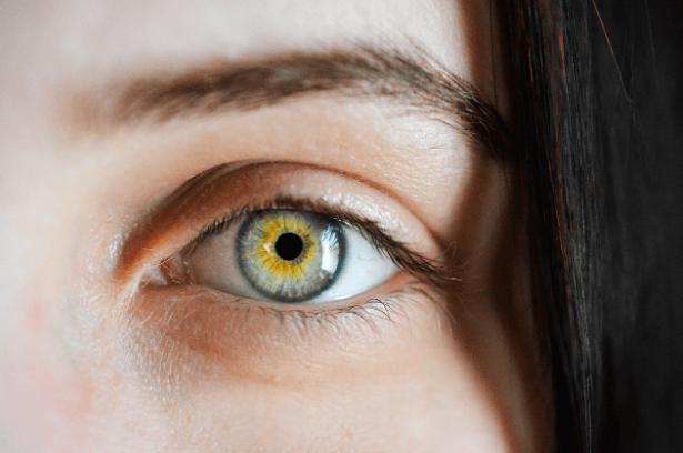 Tips for Your First Time Wearing Contact Lenses!